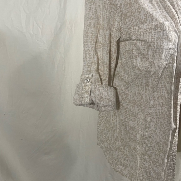 Micheal Kors cream/tan button down shirt - Picture 4 of 4